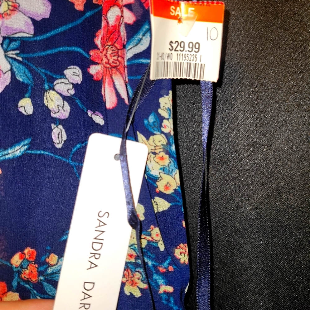 New Dress size (10) very pretty